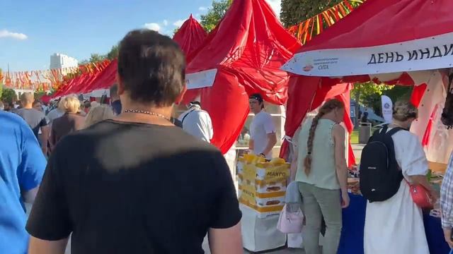 ДЕНЬ ИНДИИ | ПРОГУЛКИ ПО ПЯТНИЦАМ смотреть онлайн