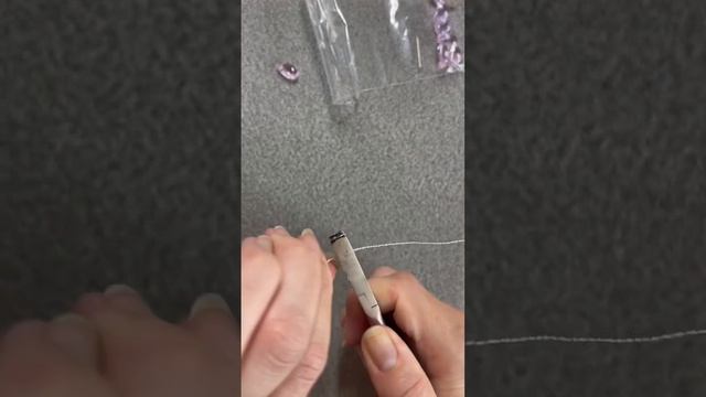 Как сделать простые серьги-капельки. смотреть онлайн