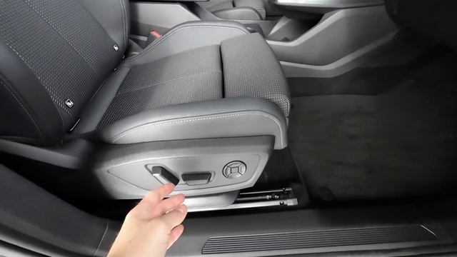2024 Audi Q4 e-tron Review | Exterior, Interior and Practicality смотреть онлайн