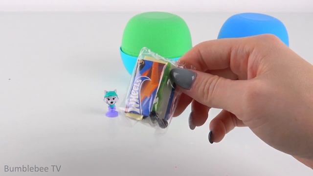 Looking for kinder surprise eggs in kinetic sand смотреть онлайн