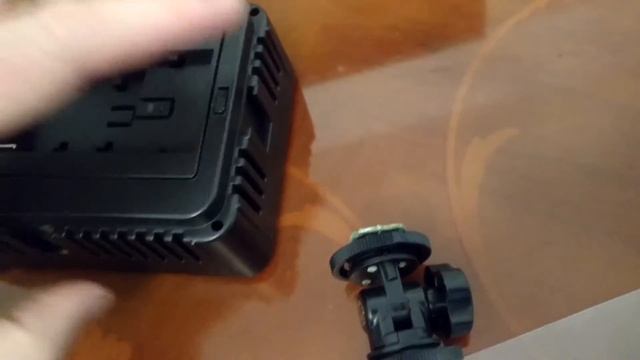 MCOPLUS LE-168B LED Video Light Review смотреть онлайн