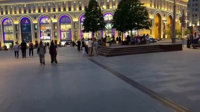 ВЕЧЕРНЯЯ МОСКВА | ПРОГУЛКИ ПО ПЯТНИЦАМ смотреть онлайн