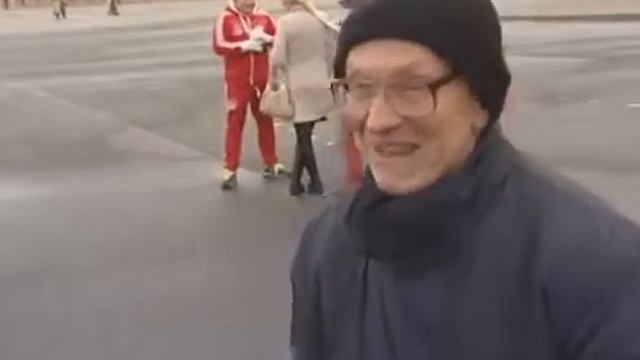 «Здоров как донор» петербуржцы сделали зарядку на Дворцовой смотреть онлайн
