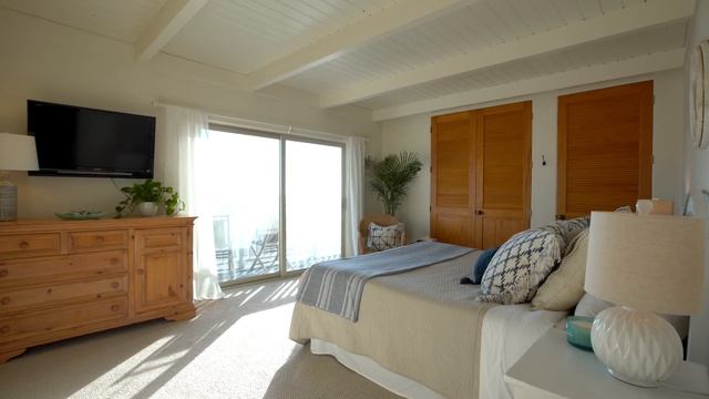 Oceanfront Rio Del Mar Beach House: Ben Strock - 266 Beach Dr, Aptos смотреть онлайн