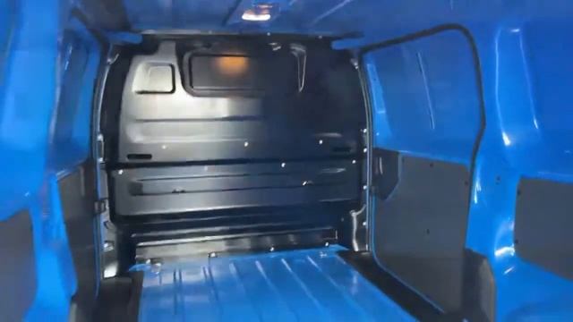 Vauxhall Vivaro Dynamic L1 New Blue смотреть онлайн