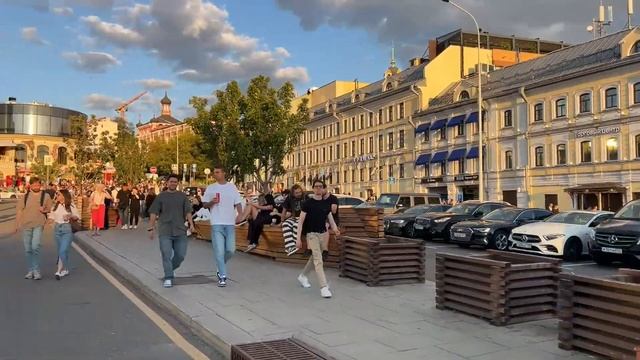 ПРОГУЛКИ ПО ПЯТНИЦАМ | ГУЛЯЕМ ПО ФЕСТИВАЛЮ «ТЕАТРАЛЬНЫЙ БУЛЬВАР» смотреть онлайн