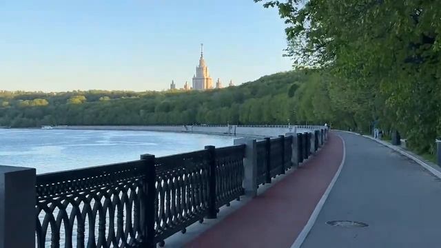 ЦЕНТР МОСКВЫ- ПРОГУЛКА ПО ПЯТНИЦАМ смотреть онлайн