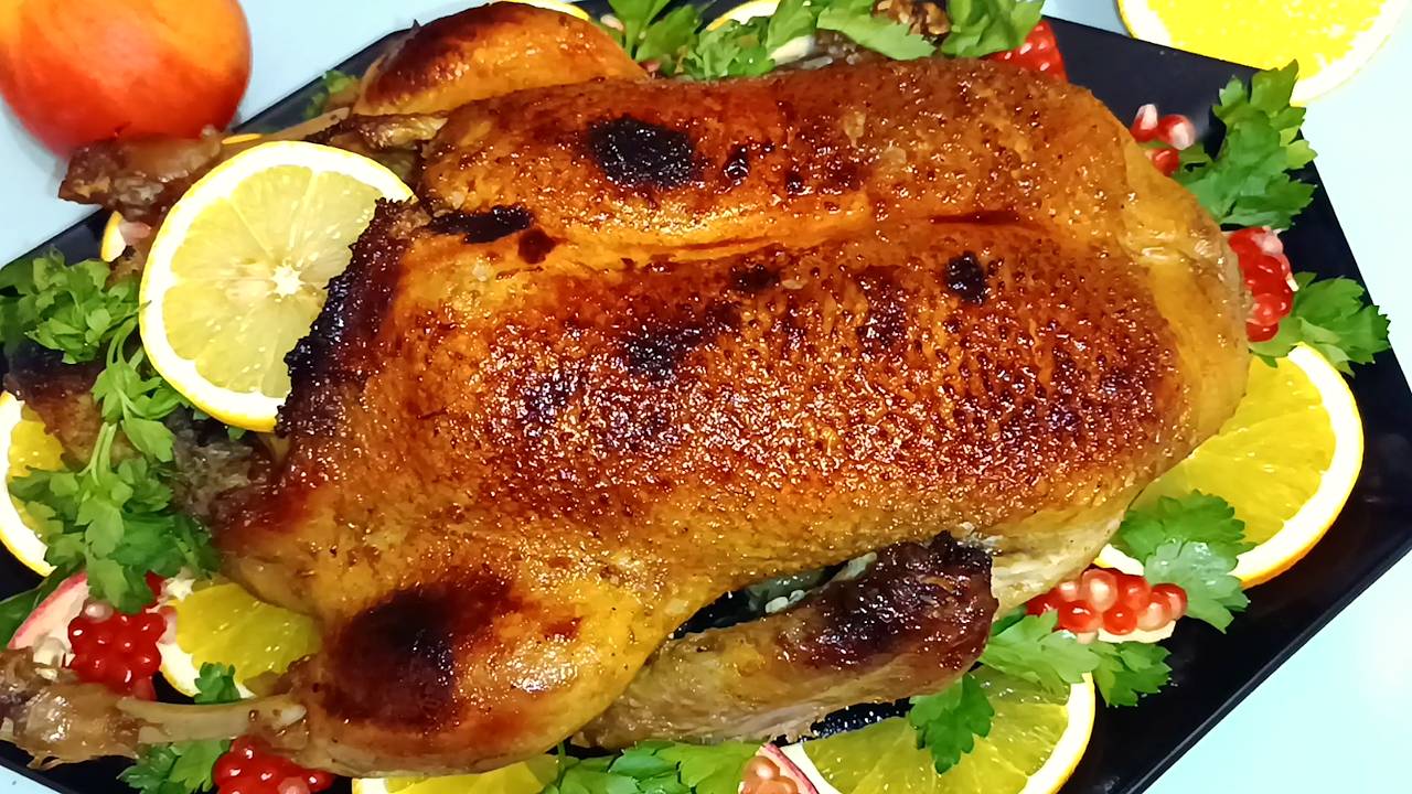 🎄 Утка с яблоками в медово-горчичном маринаде - настоящий деликатес смотреть онлайн