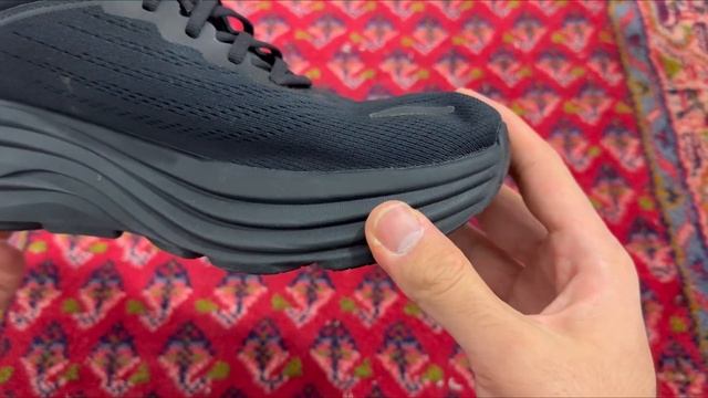 Hoka Bondi 8 Black on feet смотреть онлайн