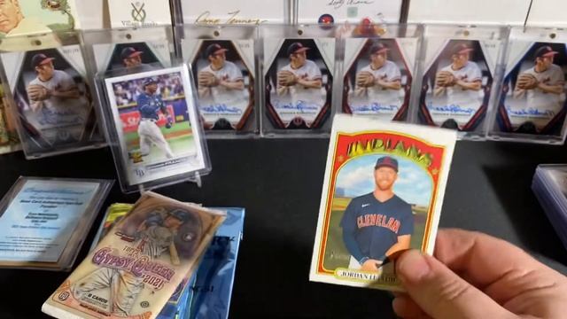 New Mystery Repack Box From The @lsumaniac2485 Facebook Group ~ Nice Rookie Autograph смотреть онлайн