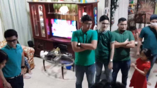 CHRISTMAS PARTY GAMES IN THE PHILIPPINES смотреть онлайн