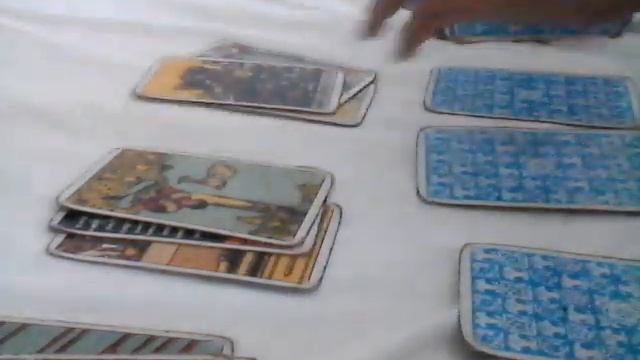 Pick A Card Who Is Stalking You смотреть онлайн