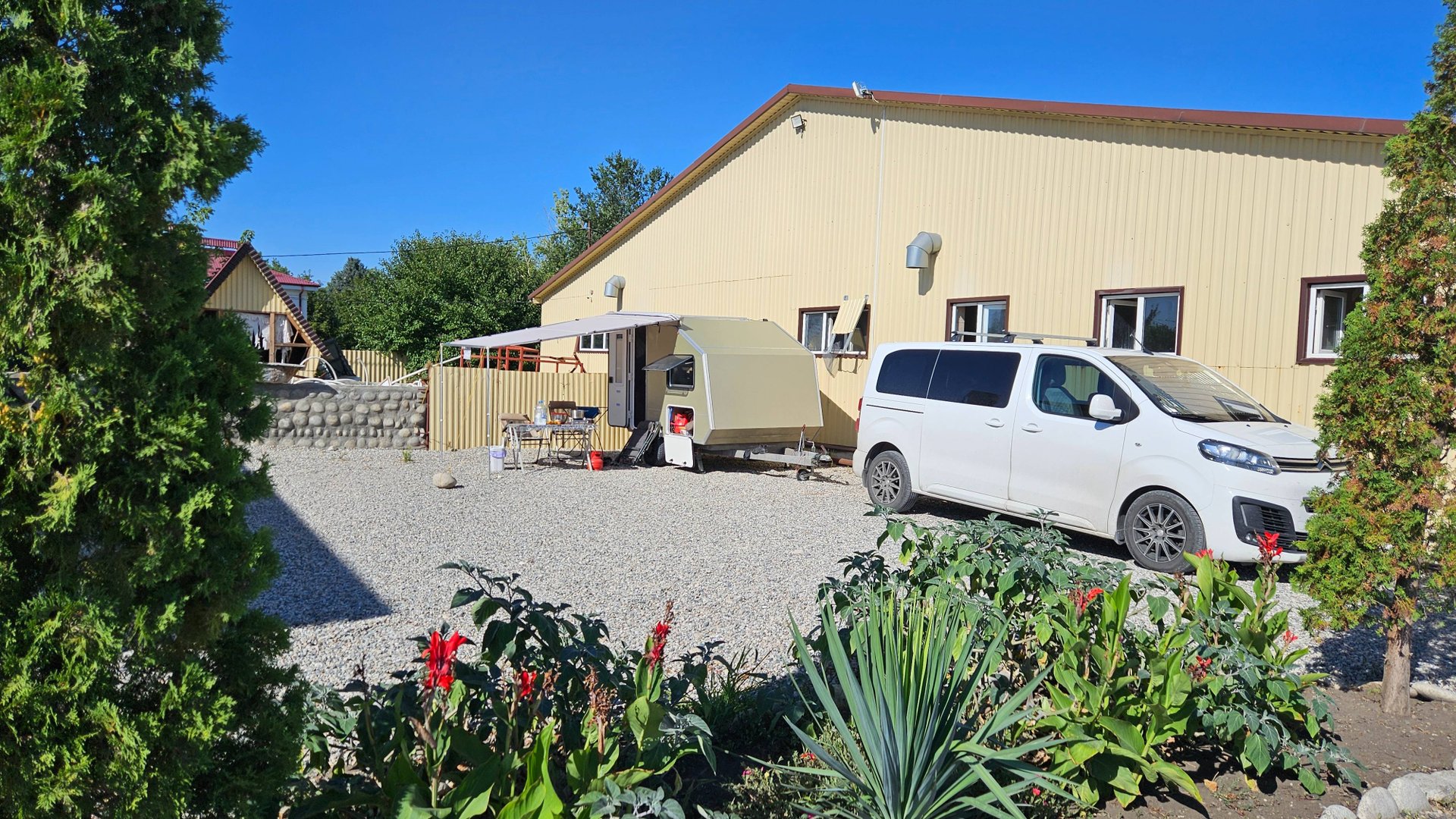 Путешествуем по Росси. Грозный, Кабардино -Балкария, Эльбрус, Кемпинг Радужный. смотреть онлайн