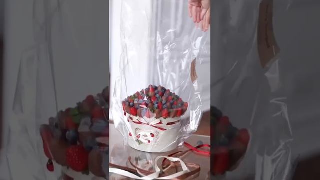 Распаковка клубничного букета #клубникавшоколаде #chocolate #dessert #клубника #cake #strawberry