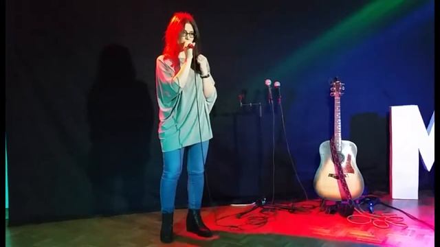 Девушка классно поет смотреть онлайн