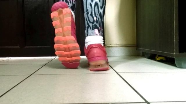 Tênis Adidas Springblade rosa смотреть онлайн