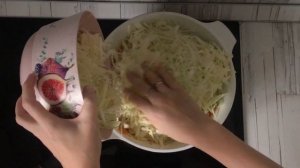 Тушеная капуста с сосисками на сковороде  Классическая свежая капуста на сковороде с сосисками