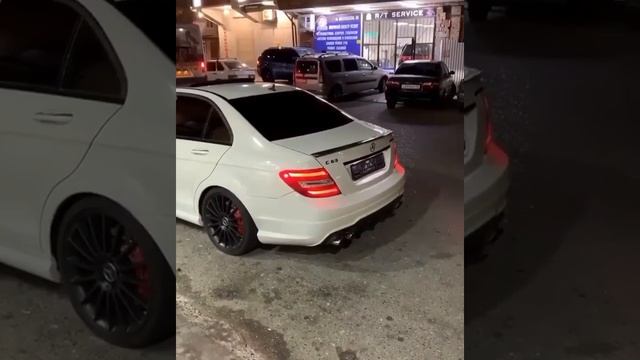 Выхлоп C63 AMG смотреть онлайн
