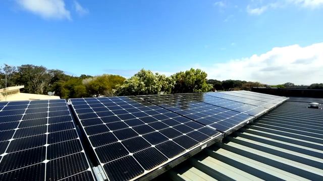 How much solar battery storage does the average home need? смотреть онлайн