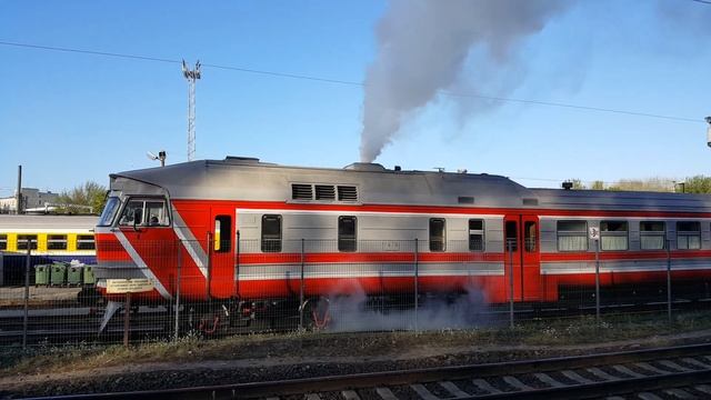 Дизель-поезд ДР1А-405 ( мотриса ), запуск дизеля. смотреть онлайн