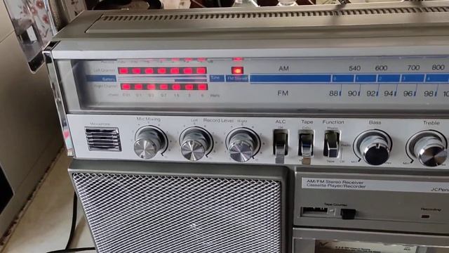 Rare JCPenny boombox! in great shape for being 40 years old! смотреть онлайн