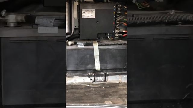 Мерседес W221 Где установлен АКБ Бортовой сети! смотреть онлайн