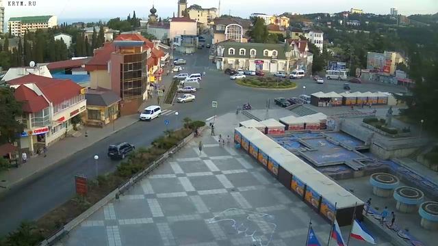 Вебкамера "Площадь Советская". Запись 28.06.2016 20:00:03 смотреть онлайн