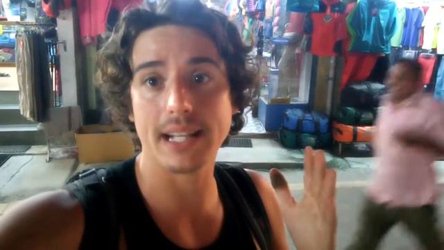 Crazy Kathmandu and Buying Hiking Equipment смотреть онлайн