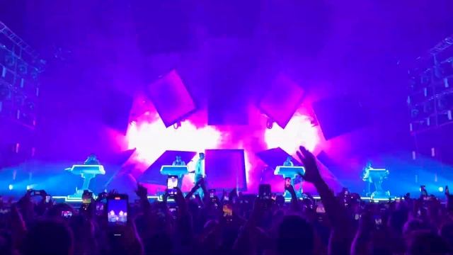Alors On Danse - Stromae - Multitude Tour - San Francisco - Oct. 2022