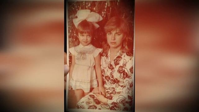 БУДТО СЕСТРЫ! Вот как выглядит мама модели Ирины Шейк смотреть онлайн