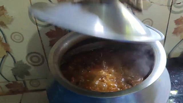 বন্ধের দিন বাসায় গরুর মাংস রান্না করলাম পোলাও করলাম আর স্বামীর জন্য তেল পিঠা কিভাবে করলাম দেখুন।। смотреть онлайн