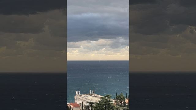 То самое Чёрное Море. 4К. Крым. ЮБК. Гаспра. 04.11.2024 г. Короткое. смотреть онлайн