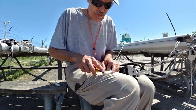 One VHF Antenna, Two Cracked Sheaves & a Broken Mast Divider Plate - Season 2 Ep. 3 Sailing Odyssey смотреть онлайн