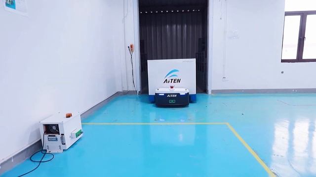 Autonomous mobile robot handling the pallet easily in the factory смотреть онлайн