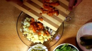 НЕТ СЛОВ КАК ВКУСНО!  САЛАТ с рыбой треской горячего копчения  ОТЛИЧНО!