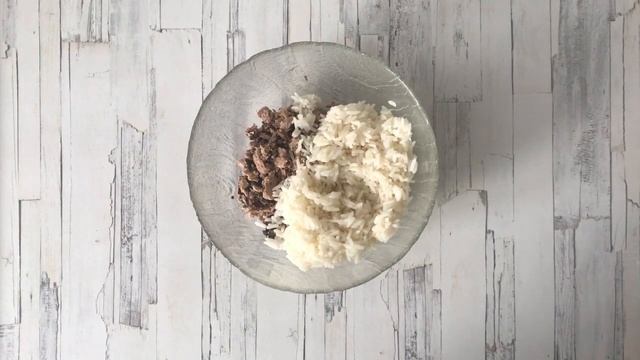 Салат с тунцом и рисом смотреть онлайн
