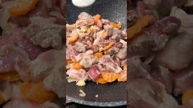 СВИНИНА ТУШЕННАЯ С ОВОЩАМИ. Очень нежный и сочный результат