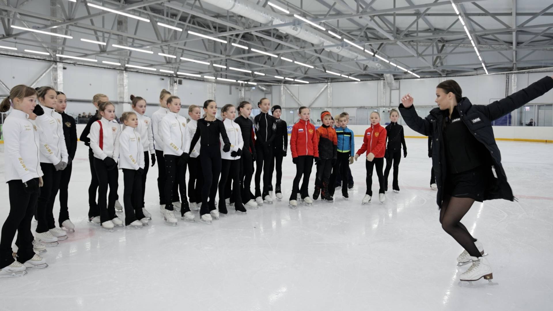 Мастер-класс олимпийской чемпионки Анны Щербаковой по фигурному катанию смотреть онлайн