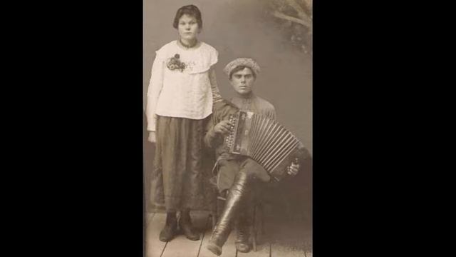 Выезжала Олечка со двора смотреть онлайн