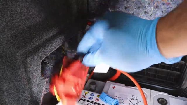 [E90/E92]How to REPLACE A BMW BATTERY смотреть онлайн