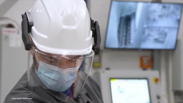 Here's How VW Will Recycle Its Electric Car Batteries! смотреть онлайн