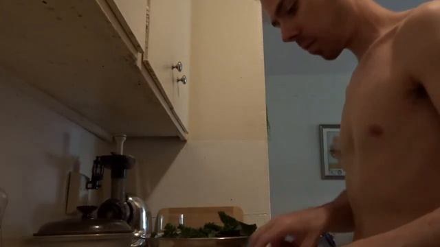 Low fat salt free kale chips with 2 ingredients! High carb weight loss chips. смотреть онлайн
