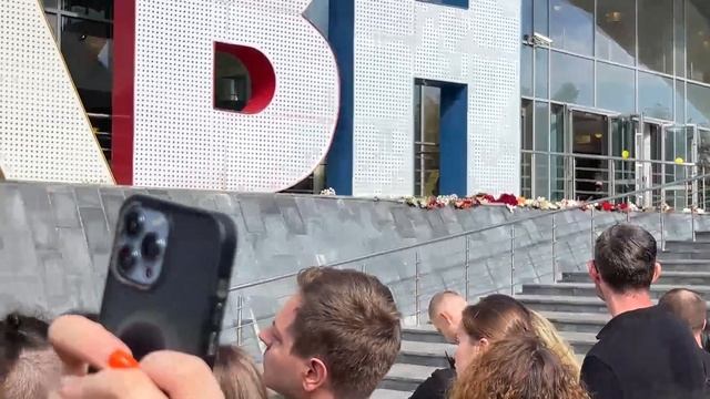 В Москве простились с Александром Масляковым смотреть онлайн