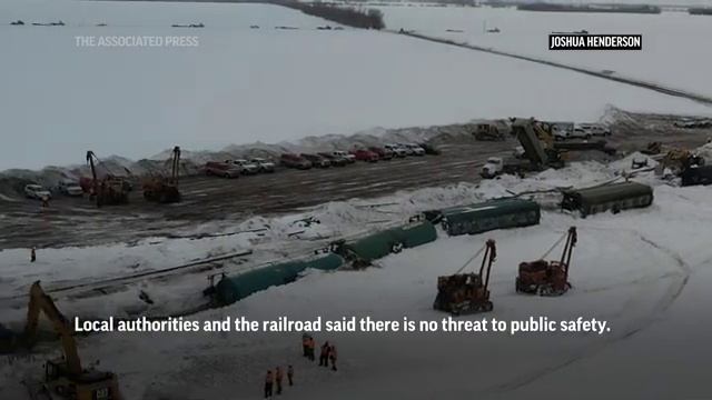 Train derails in rural North Dakota and spills chemical смотреть онлайн