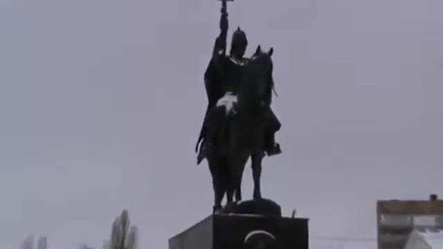 Мы у памятника Ивана Грозного