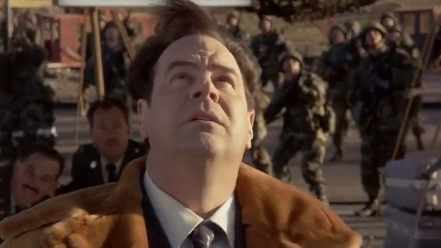 Overt Product Placement for Head & Shoulders in Movie Evolution (2001) смотреть онлайн
