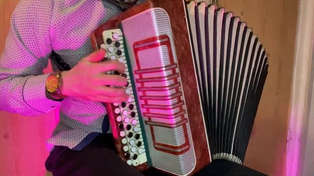 Лёгкий - ЗВУЧНЫЙ баянчик (детский) аналог 1днв. Огонёк 2 продажа - купить 89102328922 смотреть онлайн