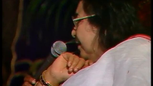 5-ШРИ МАТАДЖИ ПОЁТ бхаджан 'Bhaya Kaya Taya'