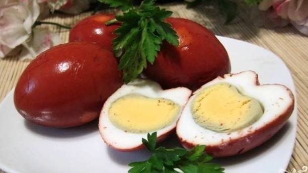 Куриные Яйца Горячего Копчения/Как Коптить Яйца/Фаршированные Яйца с Начинкой из Рыбы и Сыра/SUB(0+) смотреть онлайн