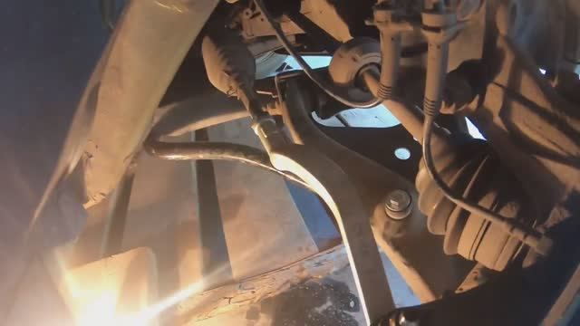 Замена рулевых наконечников. Рено Сандеро Степвей 2 16.09.2023 г. смотреть онлайн